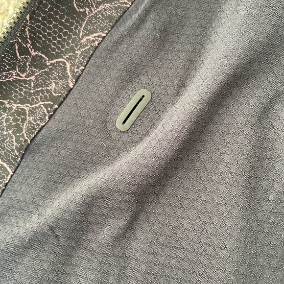 Lululemon jacket - Picture 7 of 9